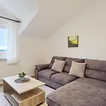 Apartment Sanja - One Bedroom With Balcony And Sea View 3 *